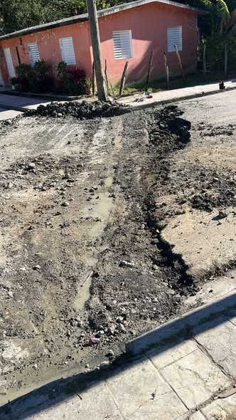 Ayuntamiento de Juan Santiago continúa fortaleciendo la infraestructura vial con recursos propios.